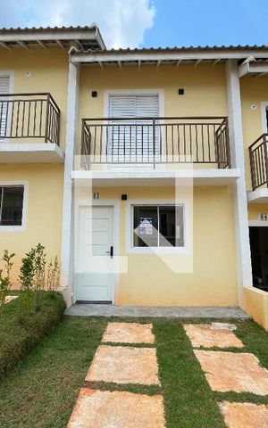 Casa de condomínio para alugar com 55m², 2 quartos e 1 vaga Casa de condomínio para alugar com 55m², 2 quartos e 1 vagaFachada