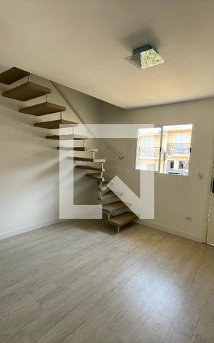 Casa de condomínio para alugar com 55m², 2 quartos e 1 vaga Casa de condomínio para alugar com 55m², 2 quartos e 1 vagaSala