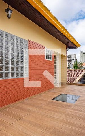 Casa de condomínio à venda com 200m², 3 quartos e 5 vagasSuíte - Terraço