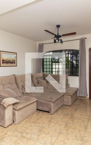 Casa à venda com 120m², 3 quartos e 1 vaga Casa à venda com 120m², 3 quartos e 1 vagaSala
