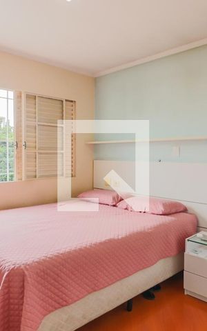 Casa à venda com 150m², 3 quartos e 2 vagas Casa à venda com 150m², 3 quartos e 2 vagasSuite