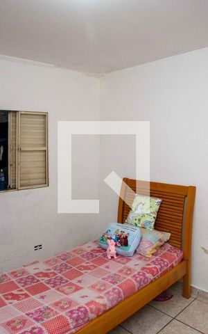 Casa à venda com 194m², 4 quartos e 1 vagaQuarto 2 Casa 1