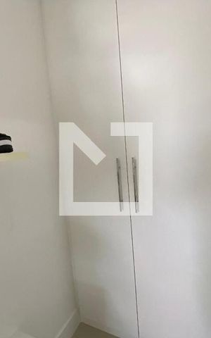 Casa de condomínio para alugar com 1000m², 4 quartos e 4 vagas Casa de condomínio para alugar com 1000m², 4 quartos e 4 vagasCloset Suíte 3