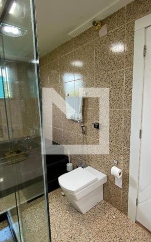 Casa de condomínio para alugar com 1000m², 4 quartos e 4 vagas Casa de condomínio para alugar com 1000m², 4 quartos e 4 vagasBanheiro Suíte 3