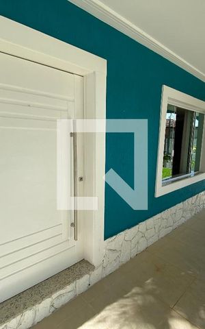 Casa de condomínio para alugar com 1000m², 4 quartos e 4 vagas Casa de condomínio para alugar com 1000m², 4 quartos e 4 vagasFachada