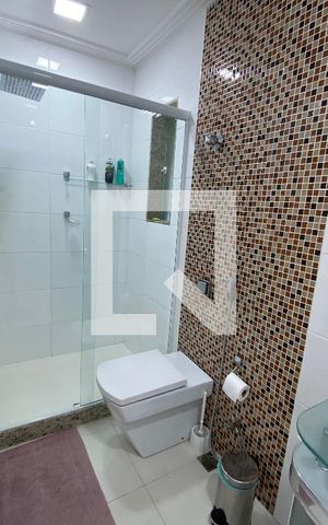 Casa de condomínio para alugar com 1000m², 4 quartos e 4 vagas Casa de condomínio para alugar com 1000m², 4 quartos e 4 vagasBanheiro Suíte 2