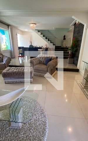 Casa de condomínio para alugar com 1000m², 4 quartos e 4 vagas Casa de condomínio para alugar com 1000m², 4 quartos e 4 vagasSala