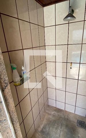 Casa de condomínio para alugar com 1000m², 4 quartos e 4 vagas Casa de condomínio para alugar com 1000m², 4 quartos e 4 vagasBanheiro de Serviço