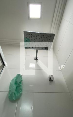 Casa de condomínio para alugar com 1000m², 4 quartos e 4 vagas Casa de condomínio para alugar com 1000m², 4 quartos e 4 vagasBanheiro Suíte 2