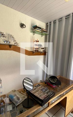 Casa de condomínio para alugar com 1000m², 4 quartos e 4 vagas Casa de condomínio para alugar com 1000m², 4 quartos e 4 vagasEscritório