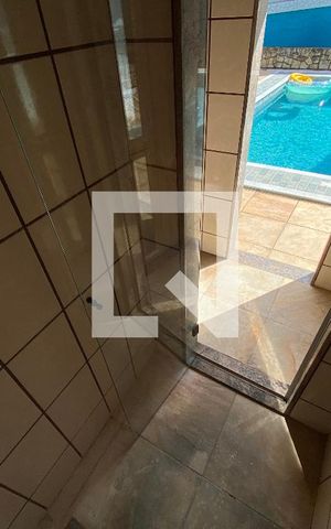 Casa de condomínio para alugar com 1000m², 4 quartos e 4 vagas Casa de condomínio para alugar com 1000m², 4 quartos e 4 vagasBanheiro de Serviço