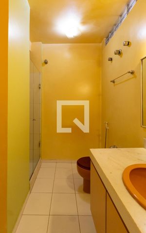 Apartamento à venda com 135m², 3 quartos e 1 vaga Apartamento à venda com 135m², 3 quartos e 1 vagaDetalhe do banheiro da suíte