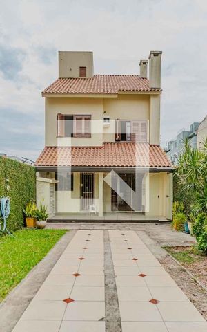 Casa de condomínio à venda com 380m², 4 quartos e 2 vagas Casa de condomínio à venda com 380m², 4 quartos e 2 vagasÁrea comum