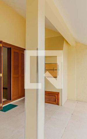 Casa de condomínio à venda com 380m², 4 quartos e 2 vagas Casa de condomínio à venda com 380m², 4 quartos e 2 vagasÁrea comum