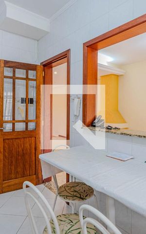 Casa de condomínio à venda com 380m², 4 quartos e 2 vagas Casa de condomínio à venda com 380m², 4 quartos e 2 vagasCozinha