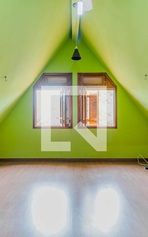 Casa de condomínio à venda com 380m², 4 quartos e 2 vagas Casa de condomínio à venda com 380m², 4 quartos e 2 vagasQuarto 04