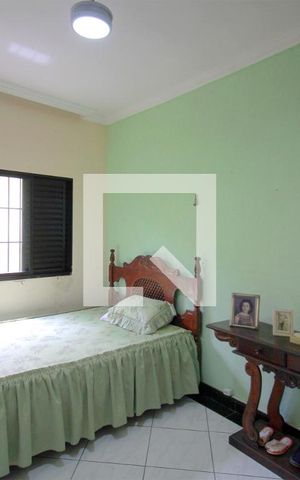 Casa à venda com 362m², 5 quartos e 2 vagasQuarto 1