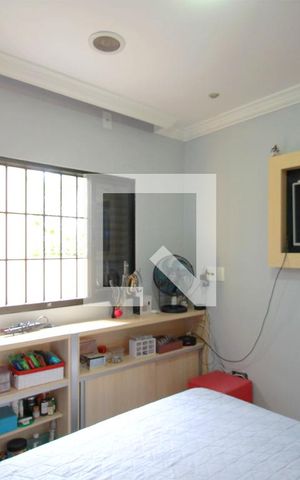 Casa à venda com 362m², 5 quartos e 2 vagasQuarto 3