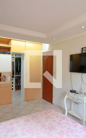Casa à venda com 362m², 5 quartos e 2 vagasQuarto 2