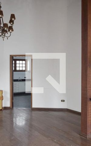 Casa à venda com 300m², 3 quartos e 4 vagasSala