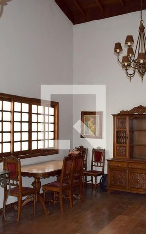 Casa à venda com 300m², 3 quartos e 4 vagasSala