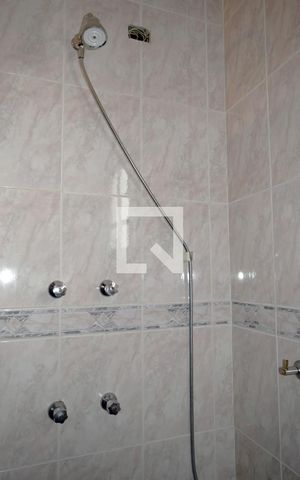 Casa à venda com 300m², 3 quartos e 4 vagasBanheiro Suíte 3v