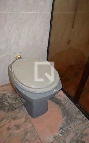 Casa à venda com 300m², 3 quartos e 4 vagasBanheiro Suíte 2