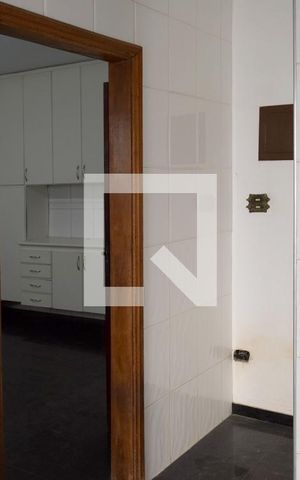 Casa à venda com 300m², 3 quartos e 4 vagasÁrea de Serviço