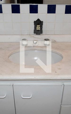 Casa à venda com 300m², 3 quartos e 4 vagasBanheiro Suíte 1