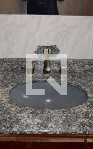 Casa à venda com 300m², 3 quartos e 4 vagasBanheiro Suíte 3