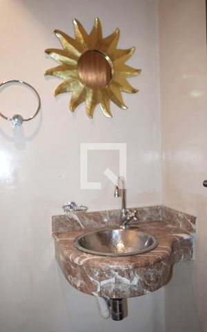 Casa à venda com 300m², 3 quartos e 4 vagasLavabo