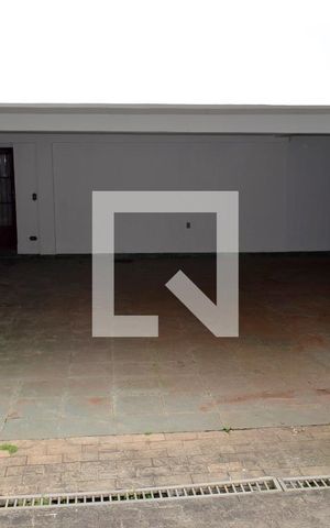 Casa à venda com 300m², 3 quartos e 4 vagasGaragem