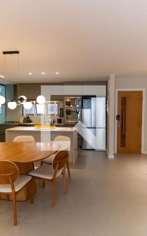 Apartamento à venda com 135m², 3 quartos e 2 vagas Apartamento à venda com 135m², 3 quartos e 2 vagasSala
