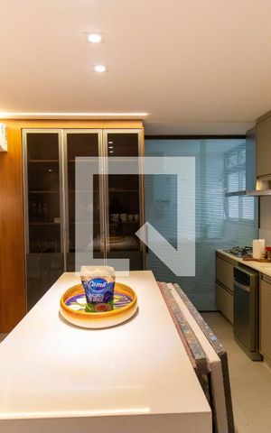 Apartamento à venda com 135m², 3 quartos e 2 vagas Apartamento à venda com 135m², 3 quartos e 2 vagasCozinha