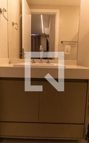 Apartamento à venda com 135m², 3 quartos e 2 vagas Apartamento à venda com 135m², 3 quartos e 2 vagasBanheiro da Suíte