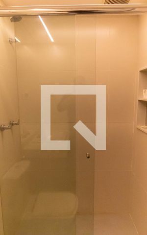 Apartamento à venda com 135m², 3 quartos e 2 vagas Apartamento à venda com 135m², 3 quartos e 2 vagasBanheiro da Suíte