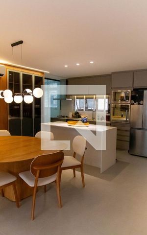 Apartamento à venda com 135m², 3 quartos e 2 vagas Apartamento à venda com 135m², 3 quartos e 2 vagasSala