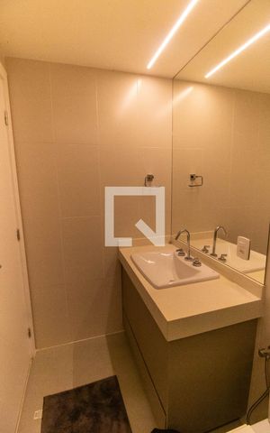 Apartamento à venda com 135m², 3 quartos e 2 vagas Apartamento à venda com 135m², 3 quartos e 2 vagasBanheiro da Suíte