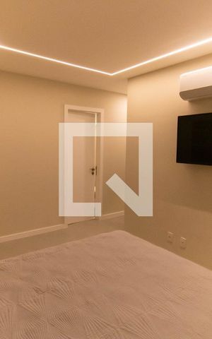 Apartamento à venda com 135m², 3 quartos e 2 vagas Apartamento à venda com 135m², 3 quartos e 2 vagasSuíte