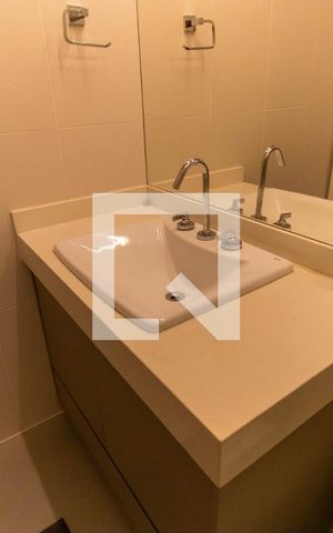 Apartamento à venda com 135m², 3 quartos e 2 vagas Apartamento à venda com 135m², 3 quartos e 2 vagasBanheiro da Suíte