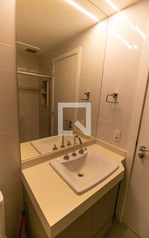 Apartamento à venda com 135m², 3 quartos e 2 vagas Apartamento à venda com 135m², 3 quartos e 2 vagasBanheiro Social