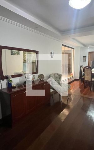 Casa para alugar com 1100m², 8 quartos e 3 vagas Casa para alugar com 1100m², 8 quartos e 3 vagasCopa