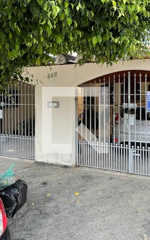Casa para alugar com 65m², 1 quarto e 1 vaga Casa para alugar com 65m², 1 quarto e 1 vagaFachada