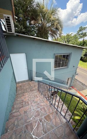 Casa à venda com 160m², 3 quartos e 1 vaga Casa à venda com 160m², 3 quartos e 1 vagaEscada