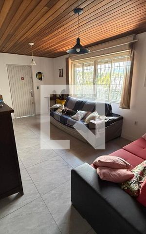 Casa à venda com 160m², 3 quartos e 1 vaga Casa à venda com 160m², 3 quartos e 1 vagaSala