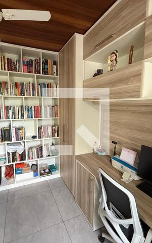 Casa à venda com 160m², 3 quartos e 1 vaga Casa à venda com 160m², 3 quartos e 1 vagaEscritório