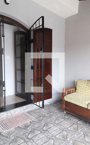 Casa à venda com 140m², 2 quartos e 2 vagasVaranda Quarto 1 suíte