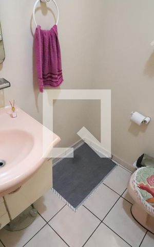 Casa à venda com 140m², 2 quartos e 2 vagasLavabo