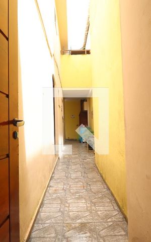 Casa à venda com 140m², 2 quartos e 2 vagasCorredor Lateral