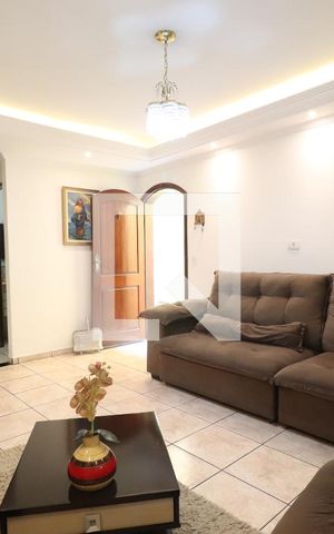 Casa à venda com 140m², 2 quartos e 2 vagasSala